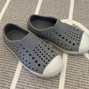 Toddler Shoes Native size c8 Gray